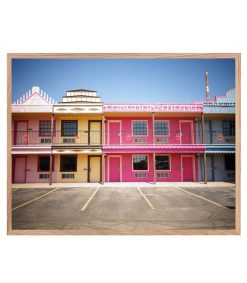 Wholesale Lola James Harper Tableau Avec Cadre "Longhorn Hotel" 30X40Cm