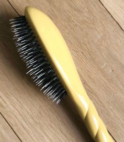 Wholesale La Bonne Brosse Brosse N.02 L'Indispensable Soin & Demelage Jaune Safran