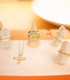 Hot Feidt Paris Bague Chevaliere Love Or Jaune Saphirs Blancs