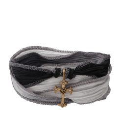 Wholesale Catherine Michiels Bracelet En Soie A Nouer Et Charm Mariel Cross En Bronze Et Diamant