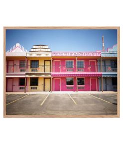 New Lola James Harper Tableau Avec Cadre "Longhorn Hotel" 60X80Cm