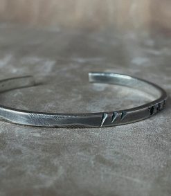 New Tó Garal Bracelet Three Dark Diamonds