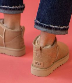 Clearance UGG® Bottines Classic Ultra Mini Daim Sand